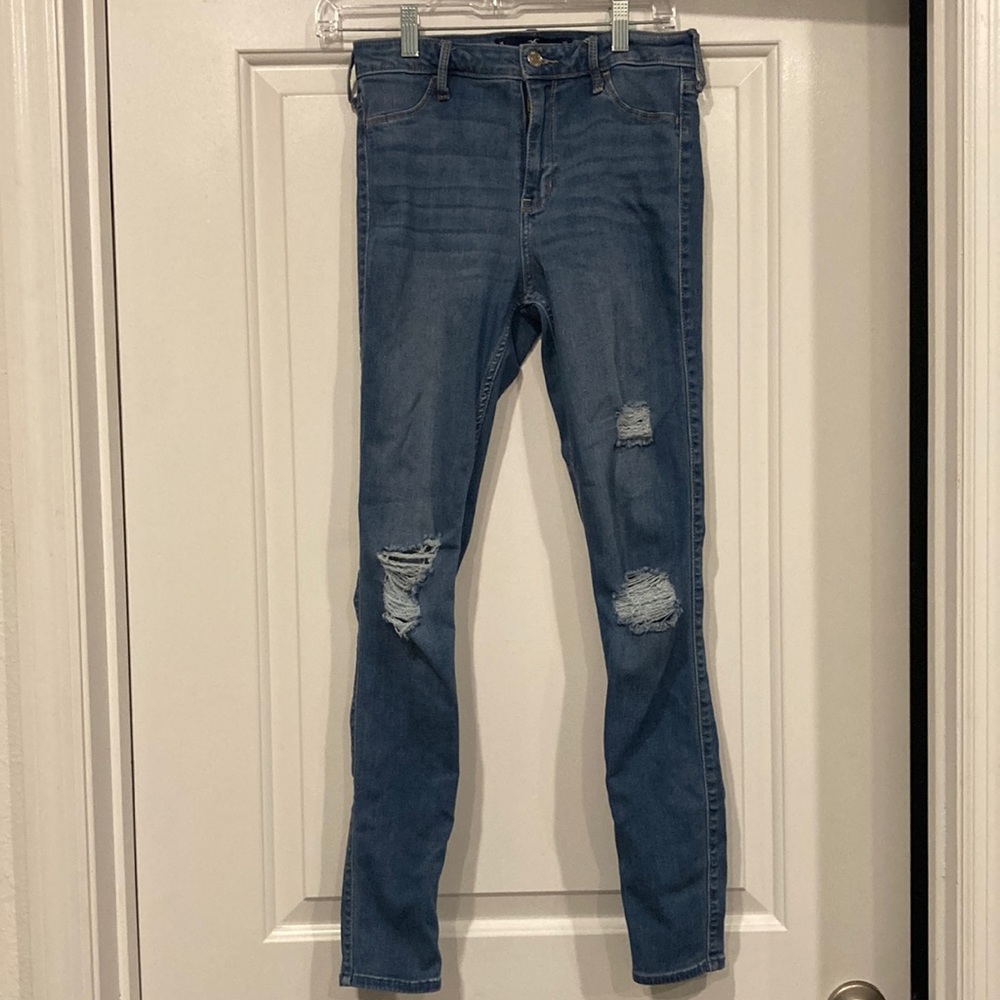 Hollister ripped skinny jeans